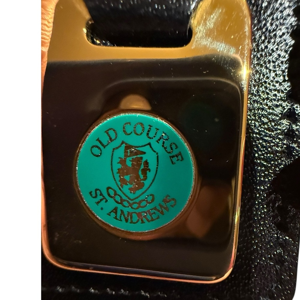 St. Andrew’s Black and Gold Key Holder - Picture 3 of 5